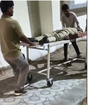 सागर के थाना बहेरिया क्षेत्र में मोटर साईकिल अनियंत्रित होकर हुई दुर्घटनाग्रस्त, डायल-112 जवानों ने घायल 02 व्यक्तियों को पहुँचाया अस्पताल। 